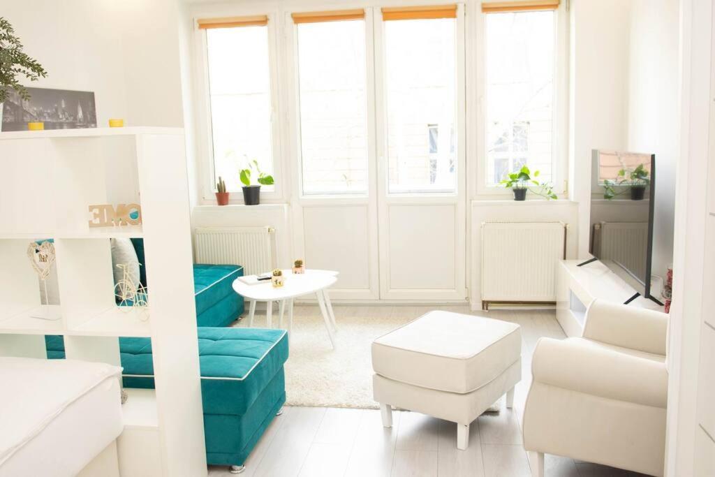 Cute And Sunny Studio - Central Location サラエヴォ エクステリア 写真