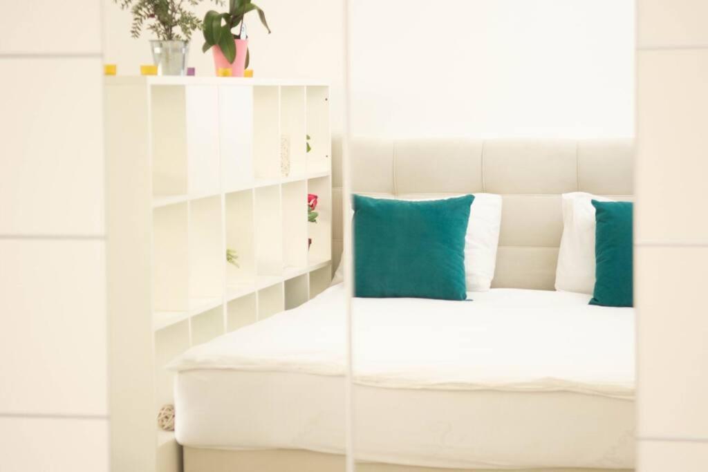 Cute And Sunny Studio - Central Location サラエヴォ エクステリア 写真